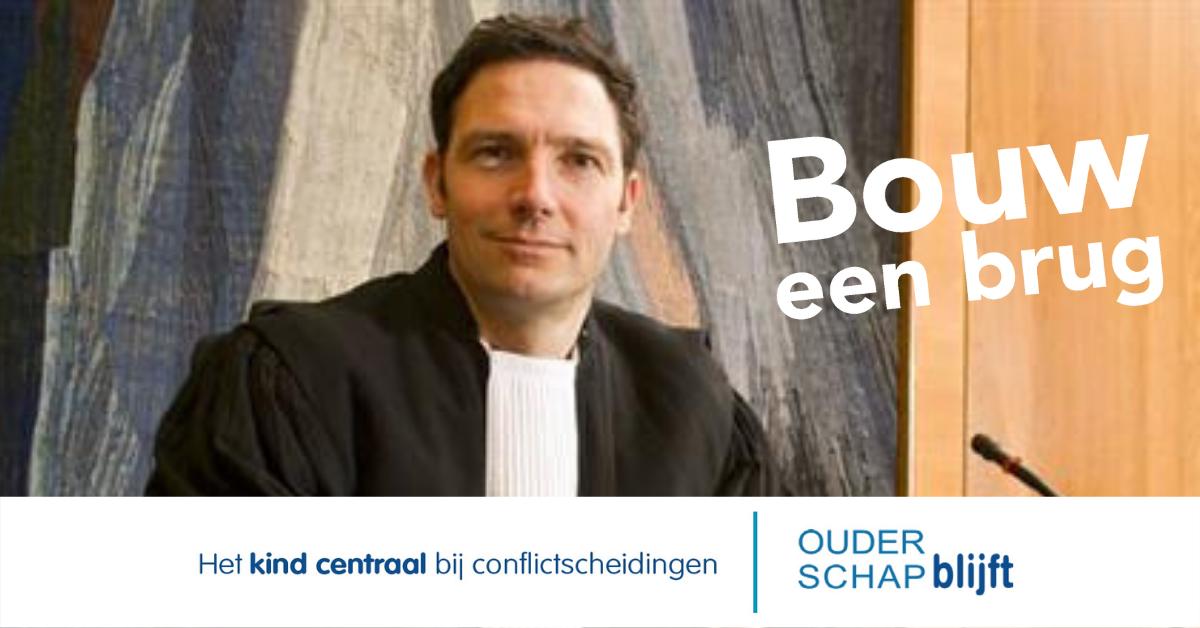 Je kunt tijdens het congres 2 workshops volgen. Iedere dag lichten we er 1 uit. Vandaag die van familierechter @LeuvenCees. Hij vertelt hoe rechters een goed kader kunnen bieden voor hulp bij vechtscheidingen.  
#bouweenbrug #ouderschapblijft #vechtscheidingen #congres