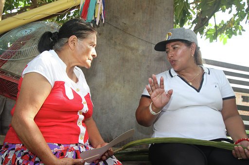 PlayasLa's tweet photo. Los playasenses están convencidos que las obras deben continuar. La  energía y emoción con la que reciben a nuestra líder refleja la  esperanza que tienen depositado en su equipo luchador que nos guiará por  el camino de bienestar. ParaSeguirCumpliendo #LaCanteraPlayas https://t.co/Q0Vieo2lOr