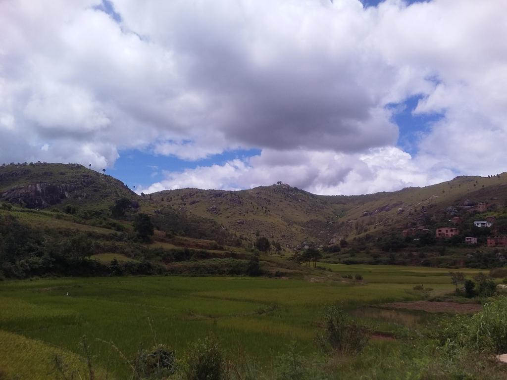 triptomada's tweet photo. Paysage de Madagascar
Madagascar landscape 🌻🌻🌼🌸🌳🌳🌳
#dream #tweetmada #madagascar #colors #landscape #travel #lovetravel #oaysage #love #follow #followus #triptomadagascar #nature #green https://t.co/nb1g0hQCqe