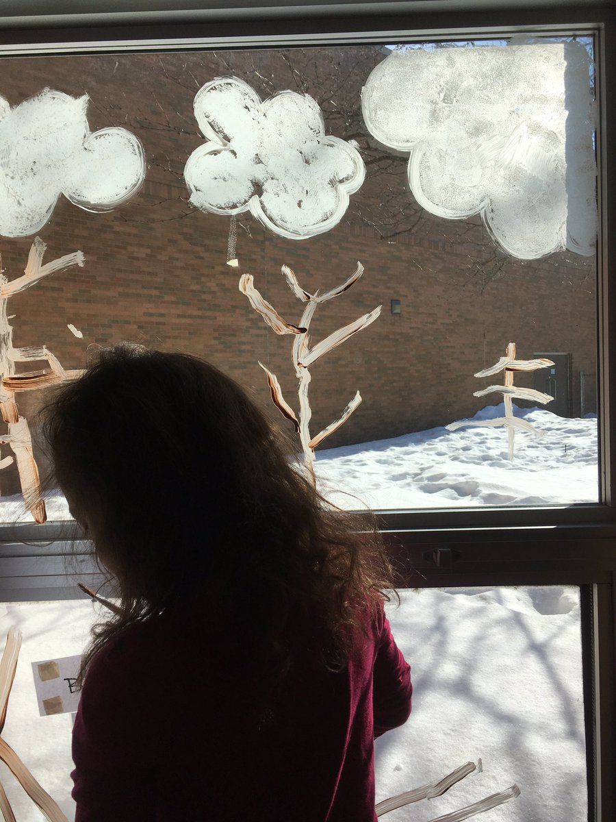 MissAdamsSMY's tweet image. Our forest scene will be the perfect place for the birds to play! #Artists #verticalsurface