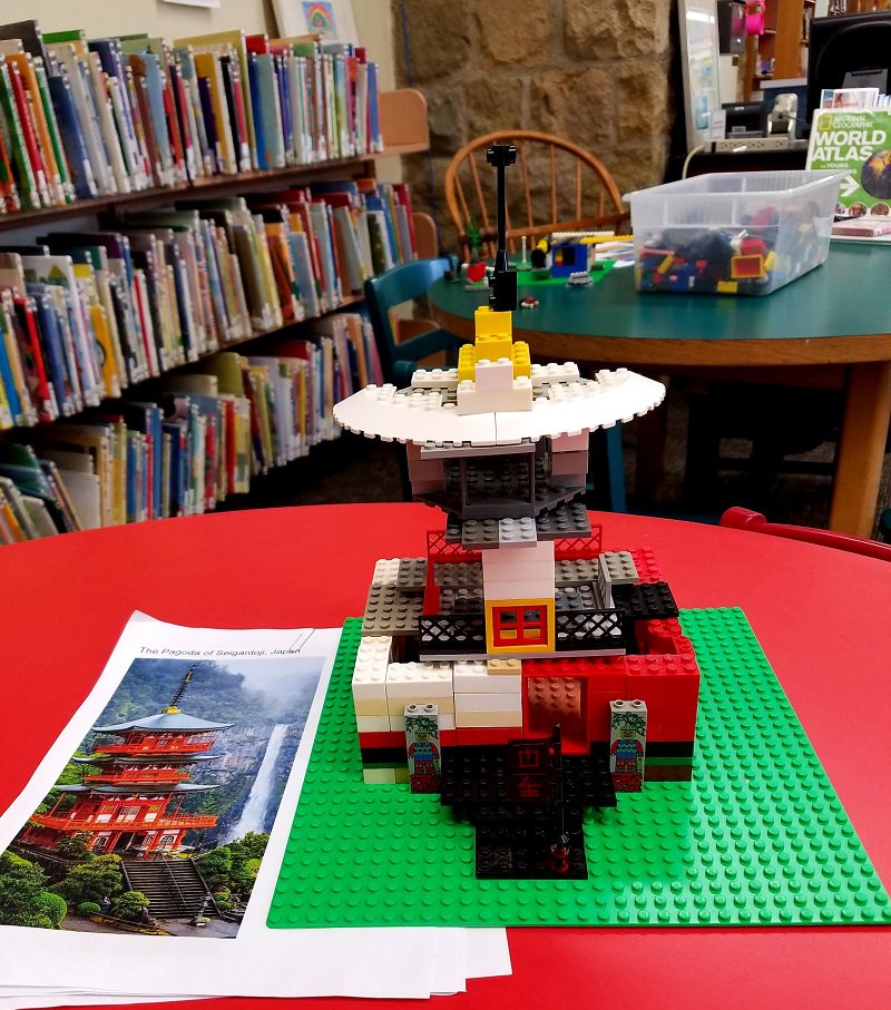 vencolibrary's tweet photo. An inventive #Lego pagoda landmark was designed and built for #STEM Saturday at #VCLFillmore.
#Steam #vcLibraries https://t.co/74iuW8GuPA