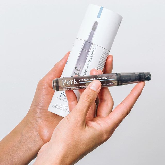 AzuriCenter's tweet photo. Do your under eyes need a PERK!?
🔹WHAT IT IS🔹
This quick service uses a multi-peptide blend that helps to gently brighten, tone and firm the outer eye area while maintaining hydration.
🔹WHAT IT DOES🔹
The Eye Replenishing Serum awakens the delicate ey… https://t.co/WFM4vCCAE5 https://t.co/wWDPeDEE47