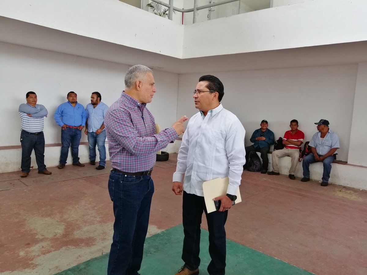 jgbreck's tweet image. Amena charla sostuvieron esta mañana el Srio. del Bienestar, @mariollergo y el alcalde Roberto Villalpando, previo al inicio del Foro de Consulta que se realizará en #Macuspana, para la formulación del #PLED.
Las mesas de hoy son bienestar social y atención a grupos vulnerables.