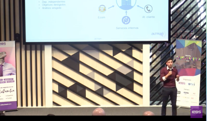 Maria_DSempere's tweet image. Excelente lecciones de Álvaro Gonzalo Guedán de @altran_es sobre los clientes y las empresas en la era digital: #IoT #sensorización #mapasdecalor #blockchain y mucho más en #DCXDay #CustomerExperience #TransformacionDigital