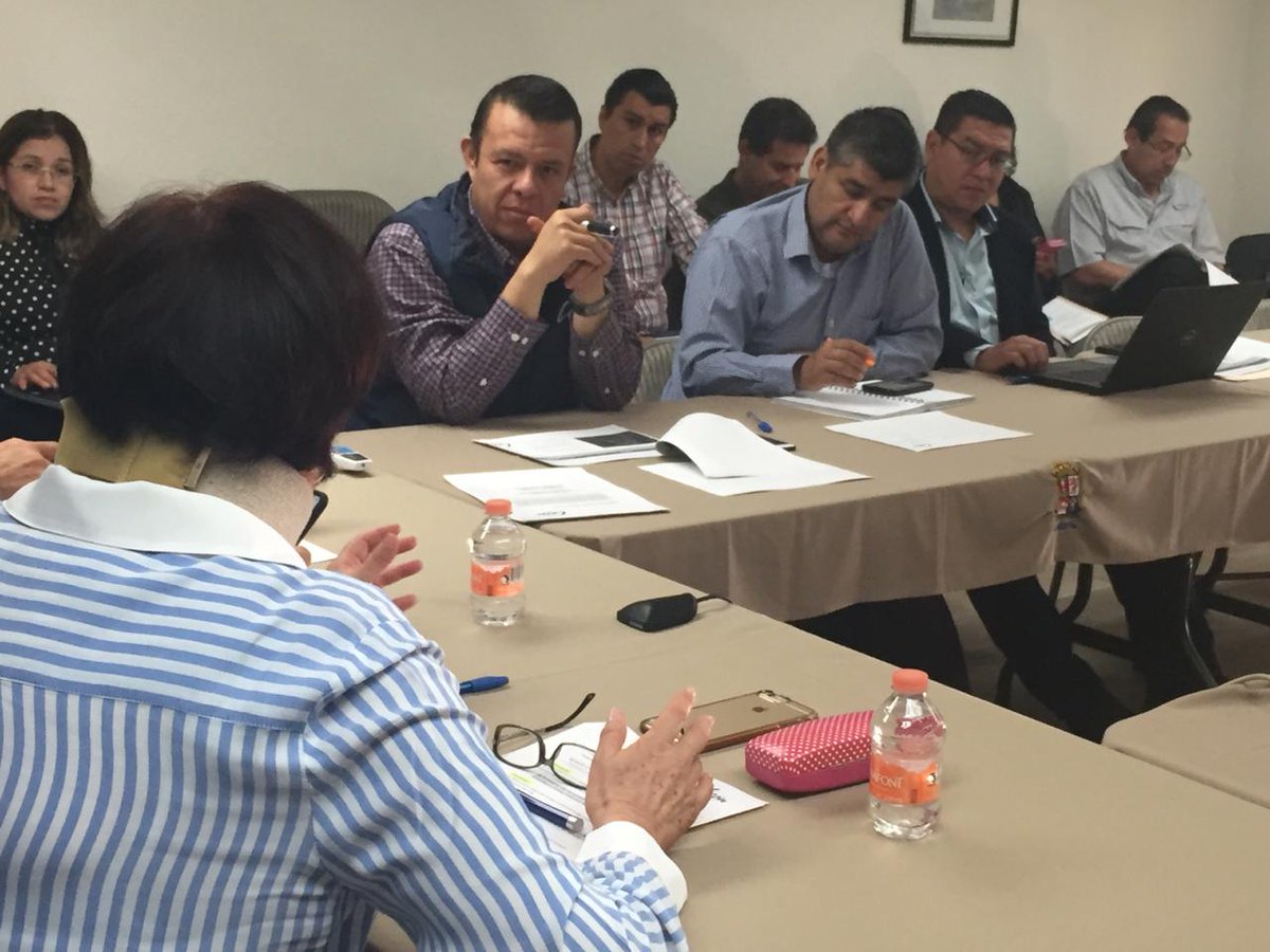 Rural_Leon's tweet photo. Hoy en Comisión de @Rural_Leon presentamos a los integrantes el convenio con @Sapalleon
Para la construcción de una planta de tratamiento que dará servicio  a 10 comunidades.
Además, dimos a conocer las aportaciones estatales para diversos proyectos.  #LeónCadaVezMejor https://t.co/tJ0nnhDwuJ