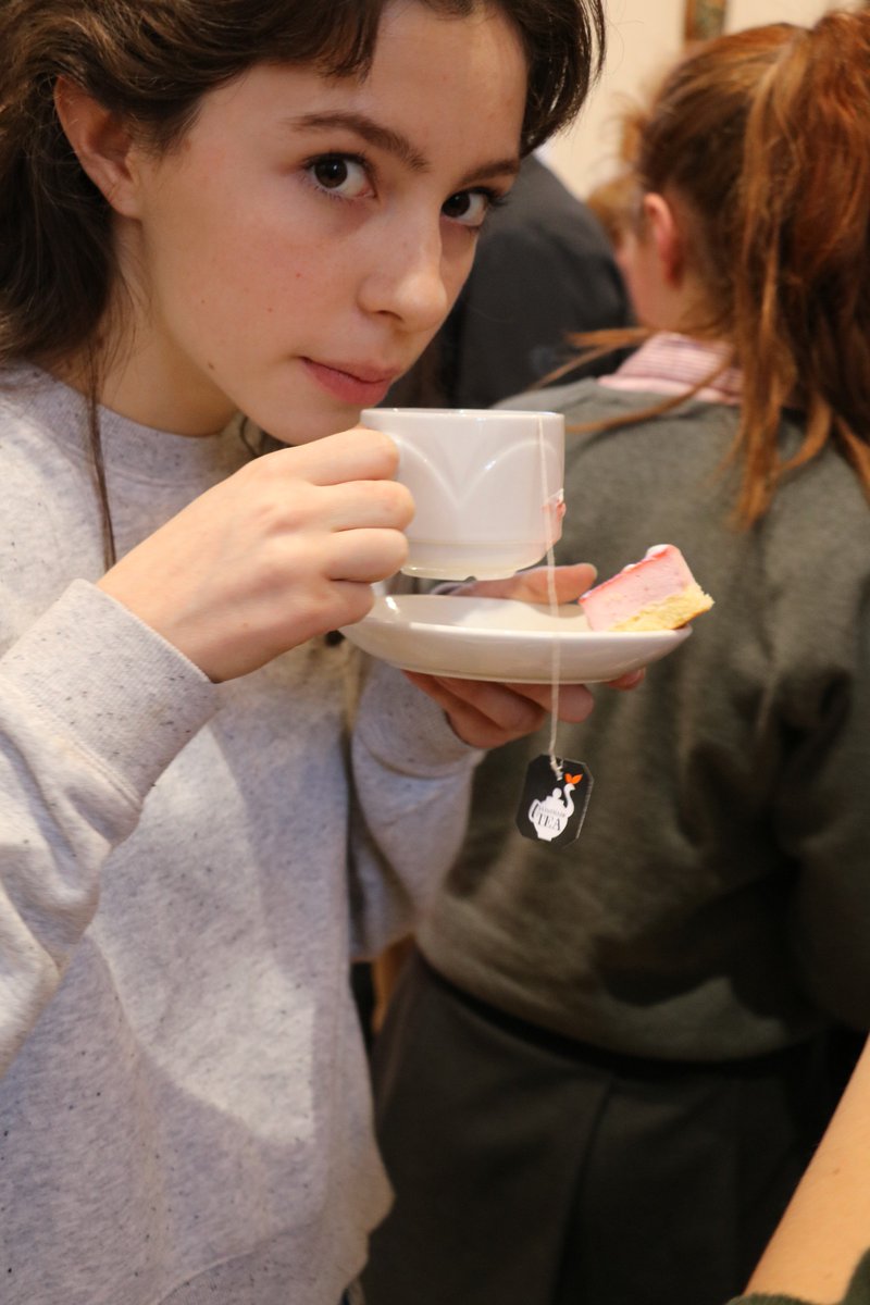 GandLHEdC's tweet photo. Last night, the Higher Education and Careers team launched the ‘Arts Café’ offering Middle School and Lower Sixth students an opportunity to hear from Old Dolphins and talk with staff about the benefits of pursuing creative disciplines now and in the future @GandLSchool https://t.co/YOXUQBMwHr