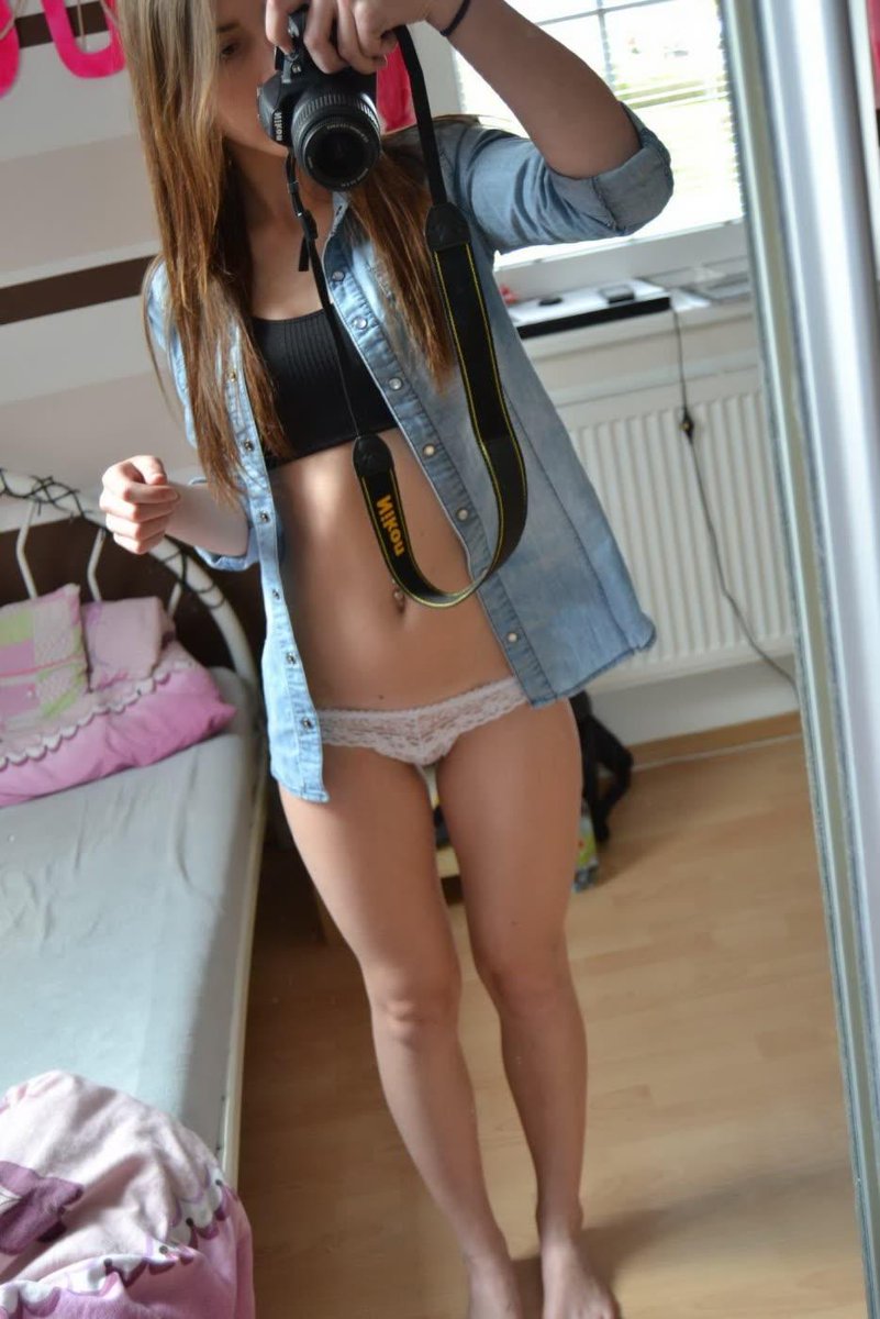SSelfieA's tweet photo. Precioso #tanga blanco
#teen #girl #selfhot #amateur https://t.co/Vr8tCbsVDD