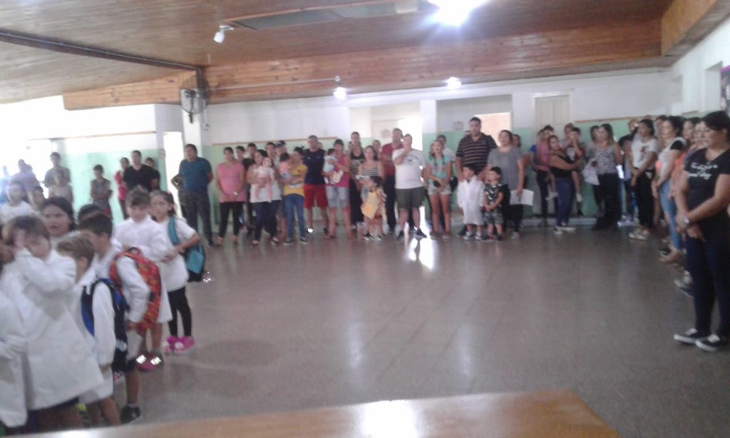 15Alberti's tweet photo. Iniciando actividades la EEP 15 de Mechita 👏 @BAeducacion @susanacrespi1 @MarielVechiarto @adriana_frega https://t.co/TRXd5s85aK