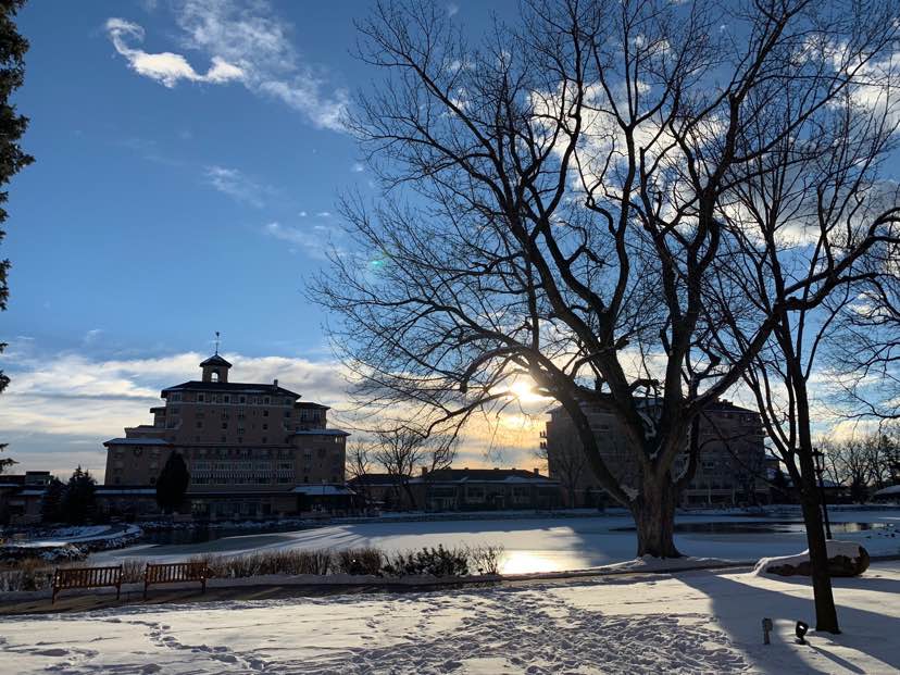 theWOWeffect's tweet photo. Beautiful sunrise here in Colorado Springs, CO as we kick off the F2FEC conference for the Family Entertainment Industry. #F2FEC #FEC #CO #ColoradoSprings https://t.co/l7AqK3pBMG