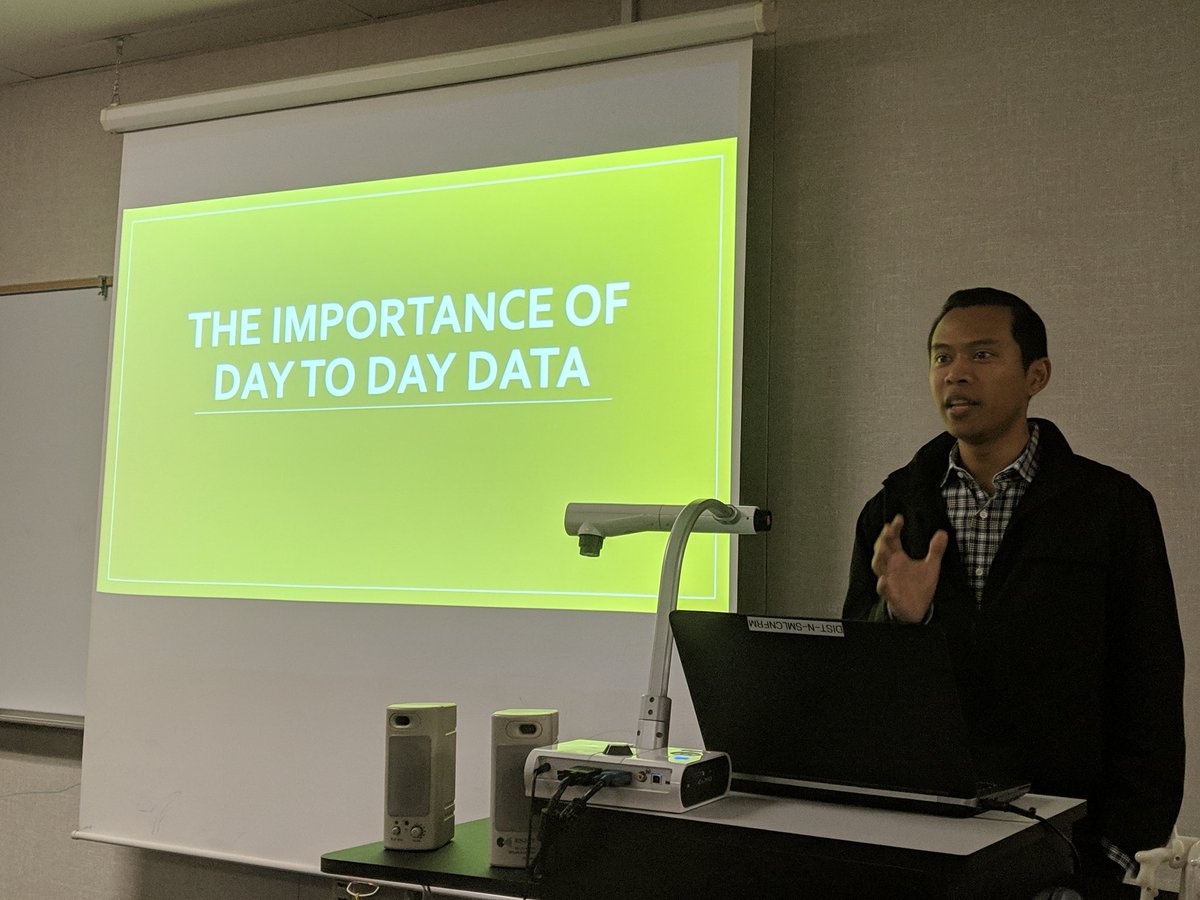 Research_PUSD's tweet image. Getting ready for #sbac #cleanmydata #knowthesource Data technicians save the day!