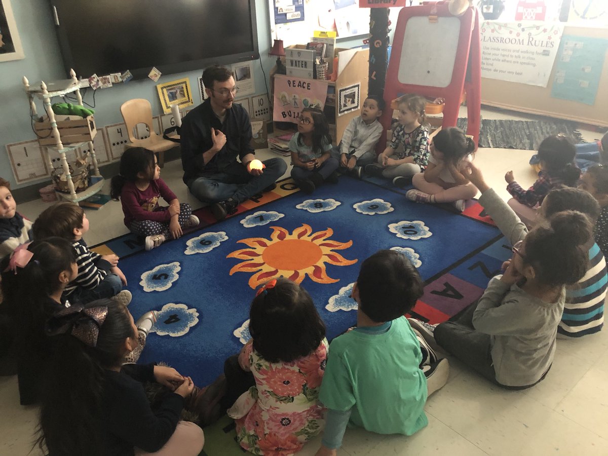 Spellboundtheat's tweet image. Thank you @District20PreK for having us at your Z074 site! Robert led 4 awesome workshops this morning. As a special treat, there’s a lot more photo/video content coming your way in the near future! #schoolprogramming #tya #lightandshadow
