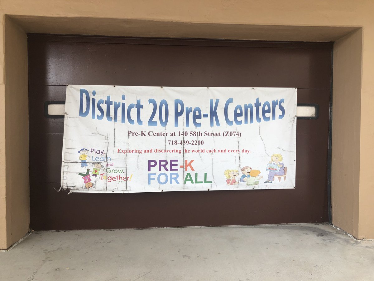 Spellboundtheat's tweet image. Thank you @District20PreK for having us at your Z074 site! Robert led 4 awesome workshops this morning. As a special treat, there’s a lot more photo/video content coming your way in the near future! #schoolprogramming #tya #lightandshadow