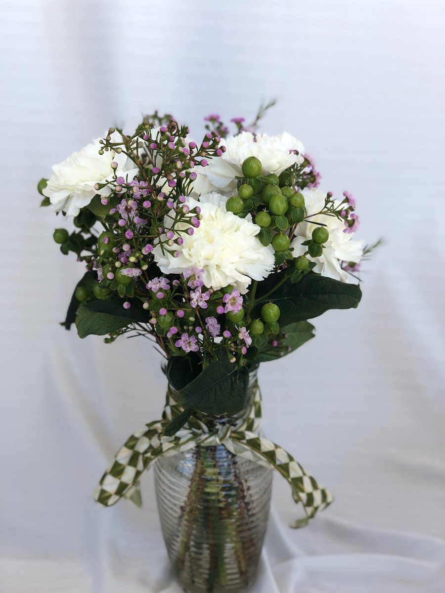 BCFlowerFactory's tweet photo. Flower Factory: arrangements by students for sale‼️‼️‼️ Call Mrs.Gregg 988-1243 to buy or for more info. MUST BE SOLD BY TODAY OR TOMORROW. Please rt❗️ https://t.co/c90UneqWbS