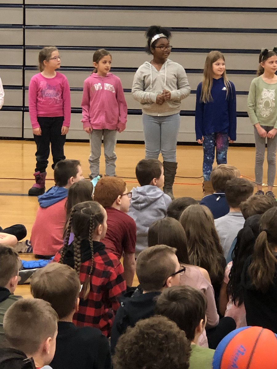MsJerry4's tweet photo. Basketball Jones was such a fun assembly!  We loved the message about spreading kindness! #OnceACard #RidgeESRocks https://t.co/ICchgrZZJp