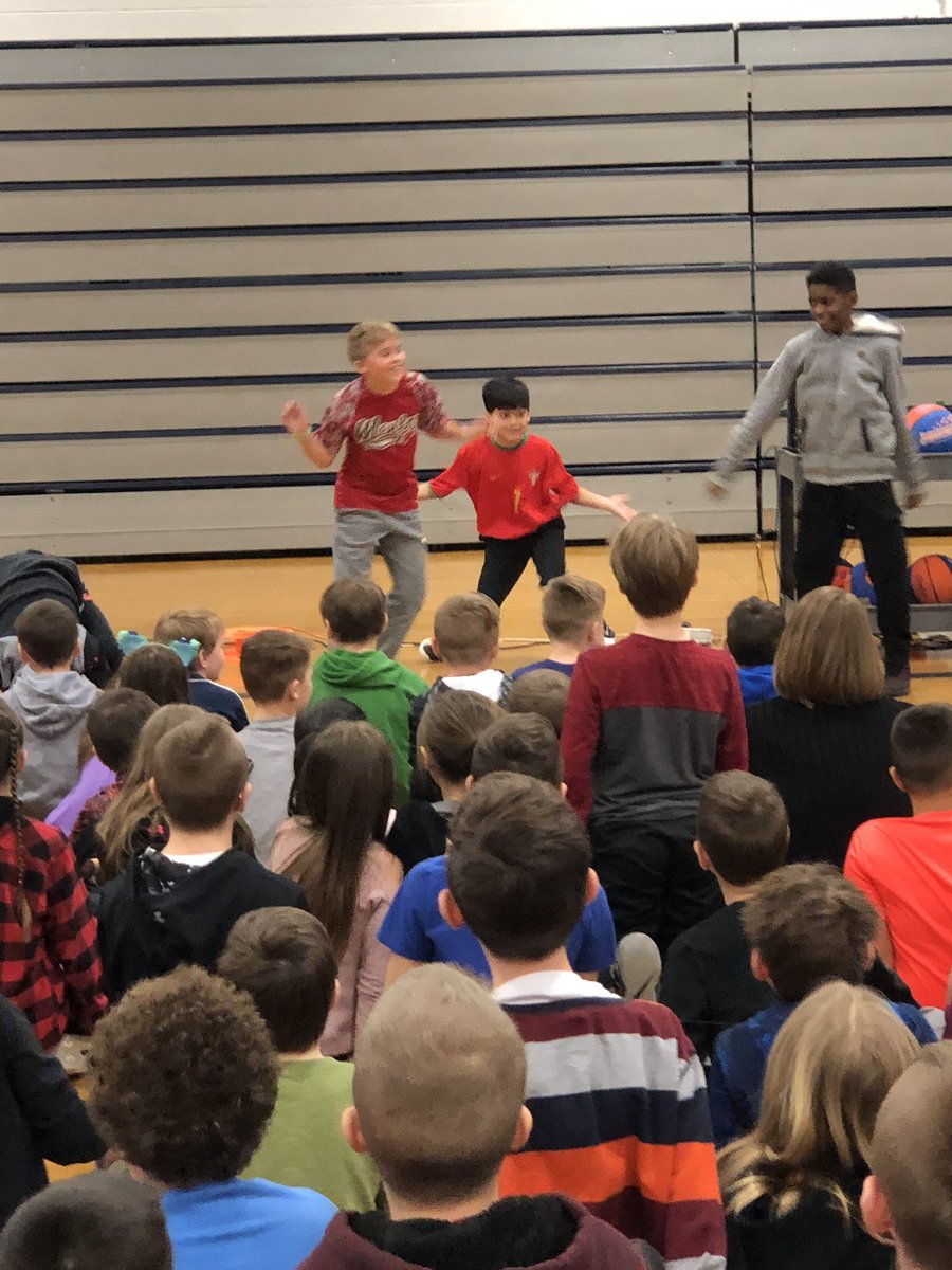 MsJerry4's tweet photo. Basketball Jones was such a fun assembly!  We loved the message about spreading kindness! #OnceACard #RidgeESRocks https://t.co/ICchgrZZJp