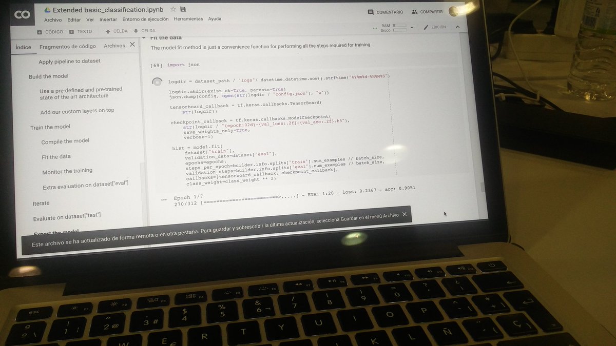 At TensorFlow workshop by <a href="/daviddelachurch/">David de la Iglesia</a> with <a href="/GDGVigo/">GDG Vigo</a> #TFDevSummit #VigoTech