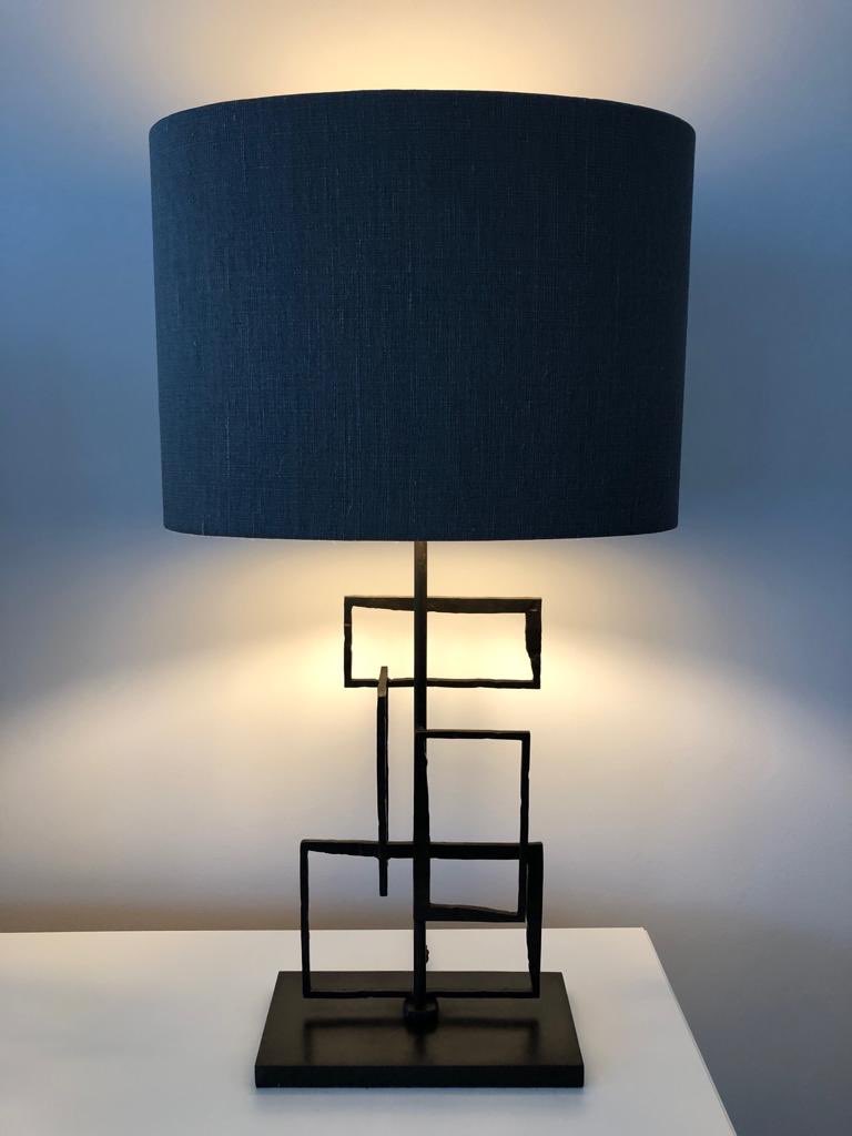 nikimauthner's tweet photo. Lights on, lights off.  Shape and form meet function in this @portaromanauk bedside lamp.  The shade is blue grass silk with a champagne lining…nothing like a bit of opulence to bring warmth into my clients north London home #interiordecor https://t.co/9c5P3vC1c3