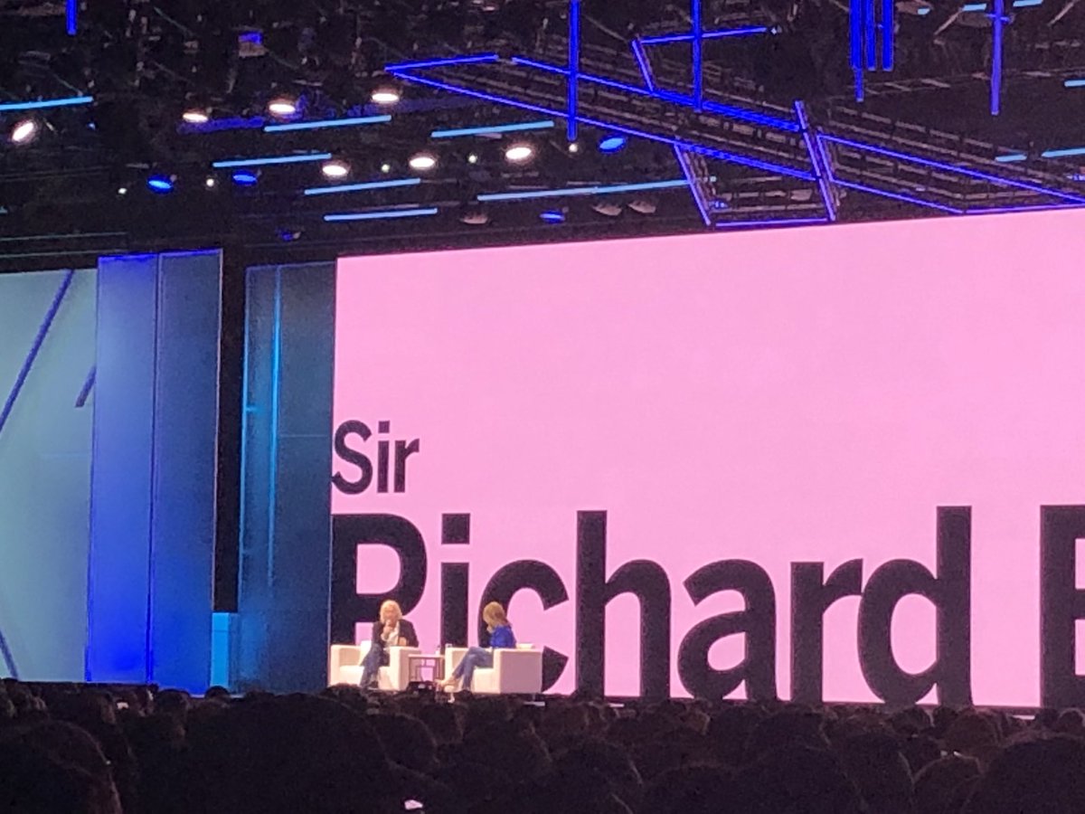 everythingjags's tweet photo. Sir Richard Branson, as an insightful, engaging warm up act for Obama at the #X4Summit #QualtricsX4 https://t.co/M4wytS9Dum