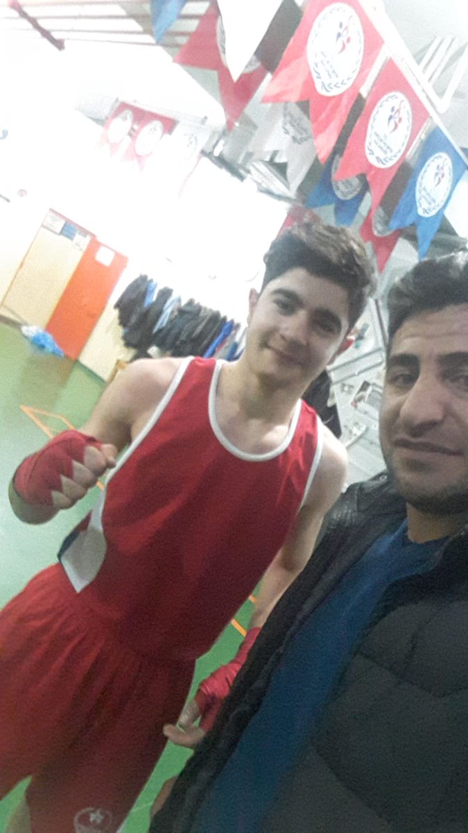 Okulumuz öğrencilerinden Anıl ÖZKAN liseler arası boks turnuvasınde geçen yılın Türkiye şampiyonunu yenerek şampiyon olmuştur.<a href="/memetaslanOSB/">Memet Aslan</a> <a href="/FeyatGultepe/">FEYAT GÜLTEPE</a> <a href="/MetinOzabiler/">Metin ABİ</a> <a href="/rglglc/">ergül</a> <a href="/OsbVan/">VANOSB</a>