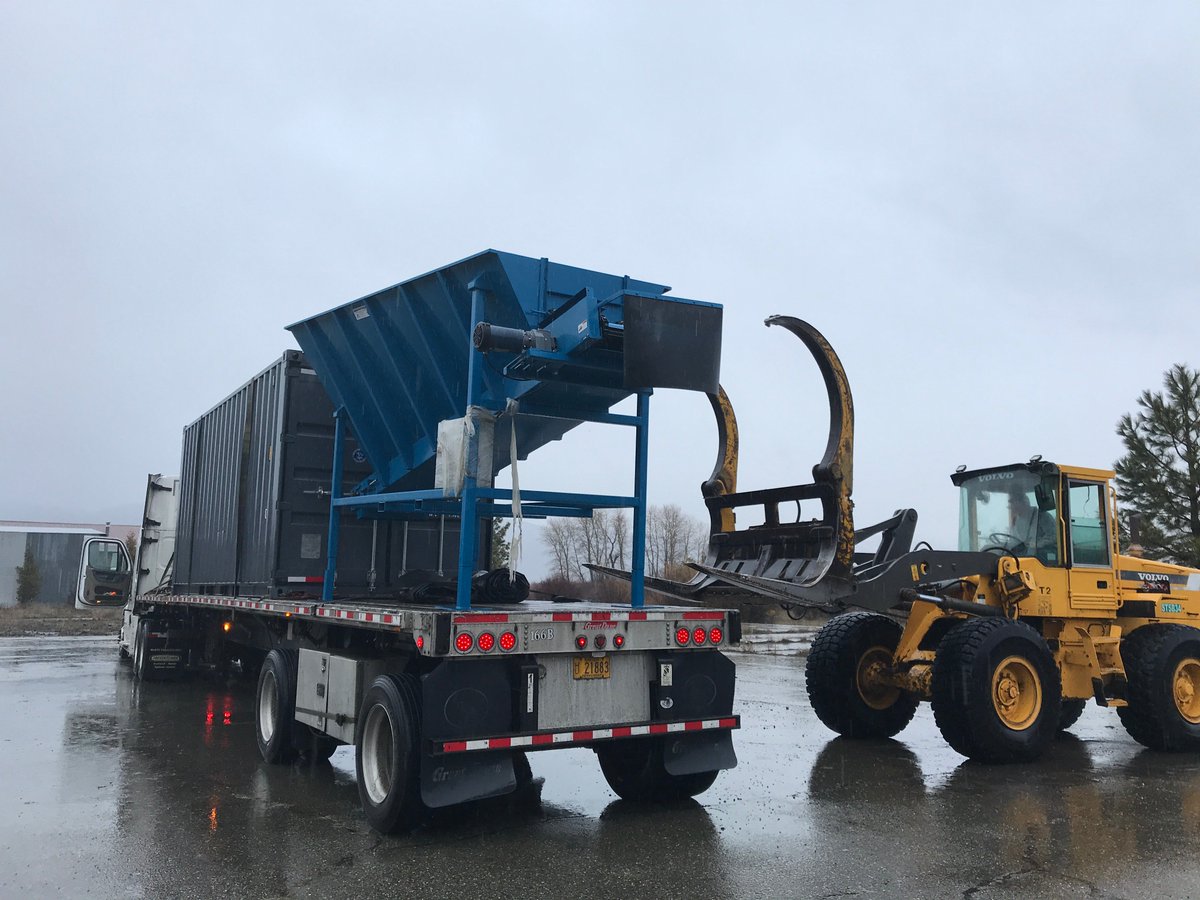 SierraInst's tweet photo. Blizzards, torrential downpours, and wide loads seemingly impossible to balance...J&C Enterprises of Crescent Mills can unload anything, any time. Thanks guys for your tenacity. Next, #biomass processing coming to Indian Valley this spring! #woodutilization https://t.co/uhnlgWceF3