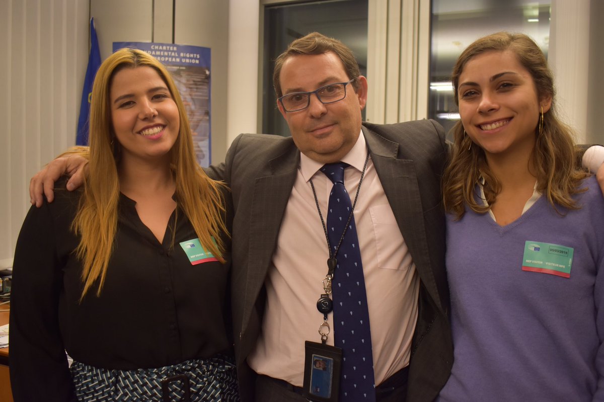 FundacionRevel's tweet photo. Las ganadoras del Euromodelo Joven 2018 y las ganadoras de la simulación del Consejo Europeo, gracias a @UEenColombia y @UEnoBrasil, mantuvieron una reunión con Eurodiputados como @SantiagoFisas y miembros del @EPPGroup como #JuanSalafranca en Bruselas. #ForeingPolicyInstruments https://t.co/5KkJ012MFV