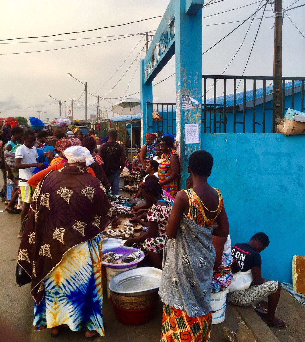 KhadrilB's tweet photo. #commerce
Bloc B, GRAND-MARCHÉ de #grandbassam marchande de légumes et fruits au marché du soir #capturedinfluence #petitcommerce #legumes #fruits #africa #africafood #madein #civ225 #cotedivoire #patrimoine #mondial #unesco #jourj-2 #femme #entrepreneur #encouragement #soutien https://t.co/9Hf0moEAIs