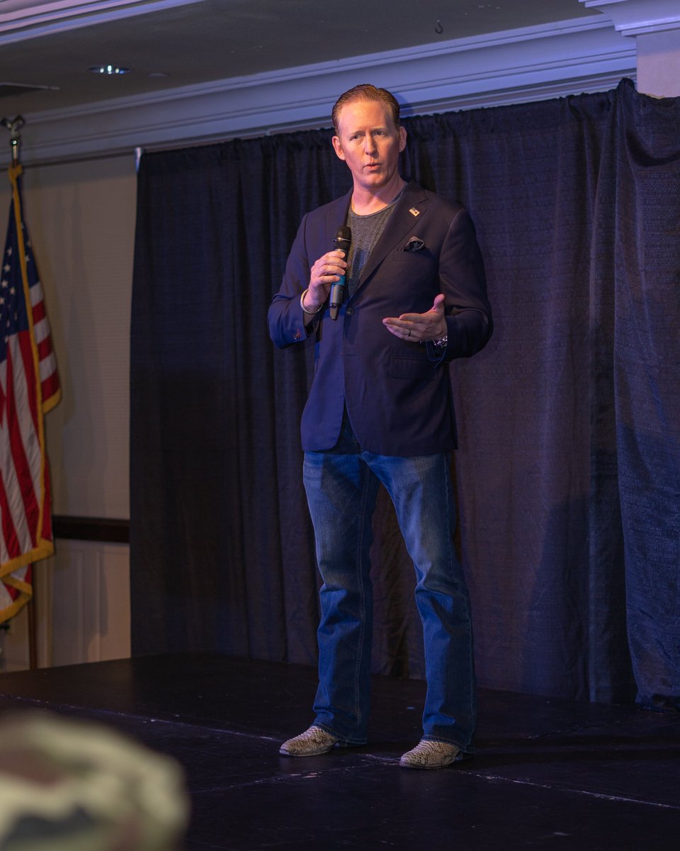 Clever Talks (@clevertalks) on Twitter photo The man who took down Osama Bin Laden <a href="/mchooyah/">Robert J. O'Neill</a> empowering our military veterans in San Diego. 🇺🇸 The man who took down Osama Bin Laden <a href="/mchooyah/">Robert J. O'Neill</a> empowering our military veterans in San Diego. 🇺🇸