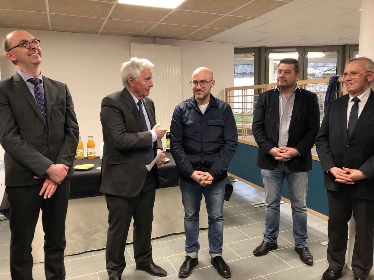 jpabelin's tweet photo. Inauguration #ResidenceHabitatJeunes un équipement @CAChatellerault de 23 logements et accompagnement vers l’insertion qui répond à une demande de jeunes en recherche d’autonomie. Une réalisation qui lève un frein à l’emploi. Gérée par #MPT. 2M6€ dont 60% aides publiques. https://t.co/ayGdJzJSa6