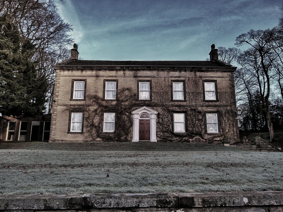 thereticentone's tweet photo. Aspenshaw Hall, New Mills #aspenshaw #aspenshawhall #NewMills #highpeak #Derbyshire #sky #trees https://t.co/GDeu09oJmq