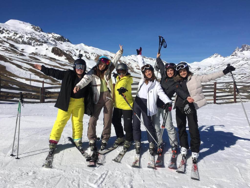 josune____'s tweet photo. De viaje a la nieve https://t.co/GpbGora3Mt https://t.co/Gcm5daOyJG
