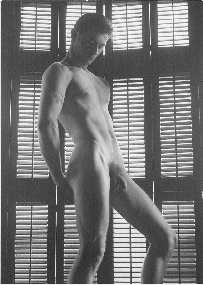 creatureblackl1's tweet photo. Doug Mann [Photos by Kris Studio] Chicago, 1968 #dougmann #krisstudio #vintagemen #gaymen #vintagegay #nakedmen #nakedgay https://t.co/KOHbiOvwMc