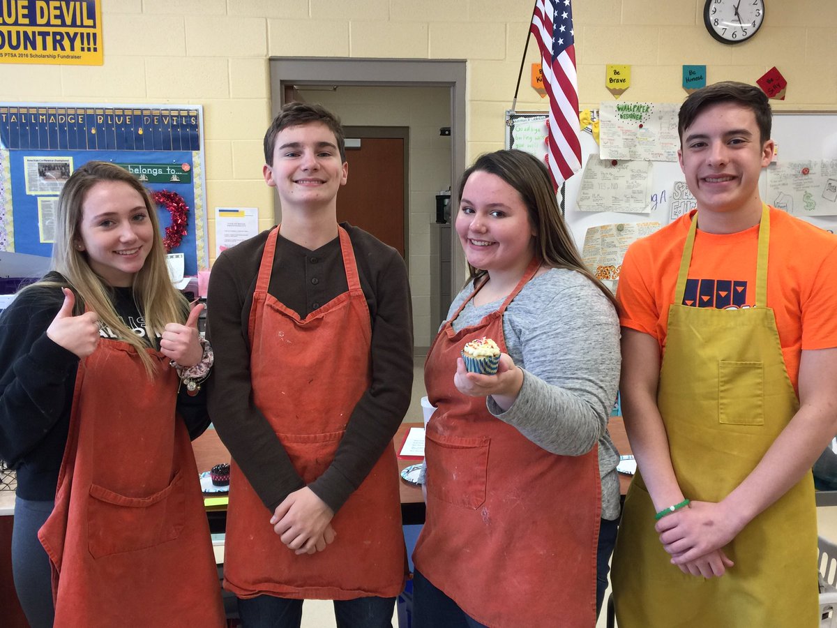 KCarlsonTHS's tweet photo. Transitions Class block 3 Cupcake Wars #skills. @houseths1 @MrMosher_THS @Tcsferguson https://t.co/0lqkNs8jpy