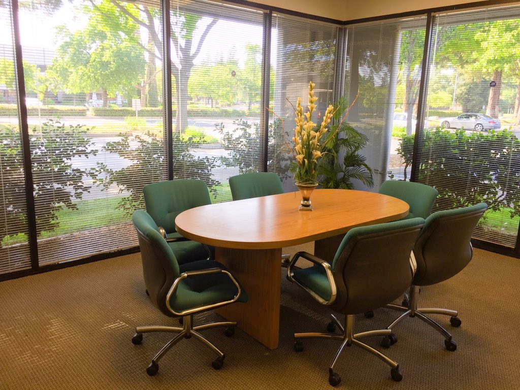WorkFlowLounge's tweet image. Need a conference room from time to time?  We can help!!  Our conference rooms seat 6-10 people and have AV capability. Become a member or rent as needed.  
Day Passes available
916-330-1096 WorkFlowLounge.com 
#workflowlounge #coworking #businessdevelopmentcenter