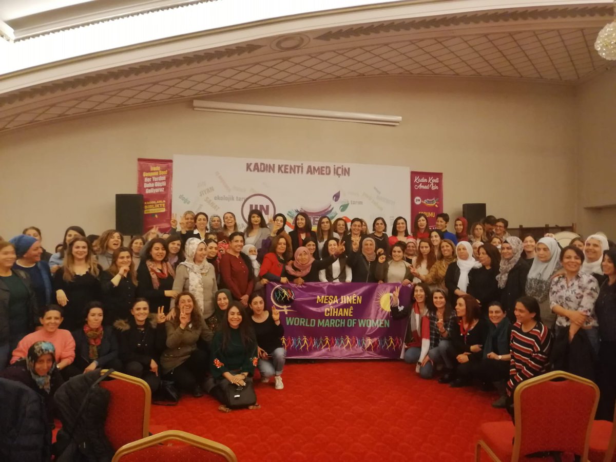 Kadın Kenti Amed forumundan.. @HDPAMED21 <a href="/Chpdiyarbakirr/">CHP DİYARBAKIR</a> <a href="/KurdistanSkm/">SKM Meclîsên Jinên Sosyalîst</a> <a href="/EmepKadin/">EMEP'li Kadınlar</a> <a href="/SaadetPartisi/">Saadet Partisi</a> <a href="/Tmmob19541/">Tmmob1954</a> @pirsultannet <a href="/keskamedsube/">keskamedsube</a> @DersimDag21 <a href="/Saliha_Aydeniz/">Saliha Aydeniz</a> <a href="/RemziyeTosunHDP/">Remziye Tosun</a> <a href="/semraguzelhdp/">Semra Güzel</a> @Jin__news <a href="/KBGuclu/">Kadınlar Birlikte Güçlü</a>