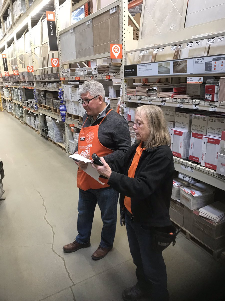 Store Manager 3482 Kelly Martin working with MET on a Quality walk Thank you for your great partnership #NEMET