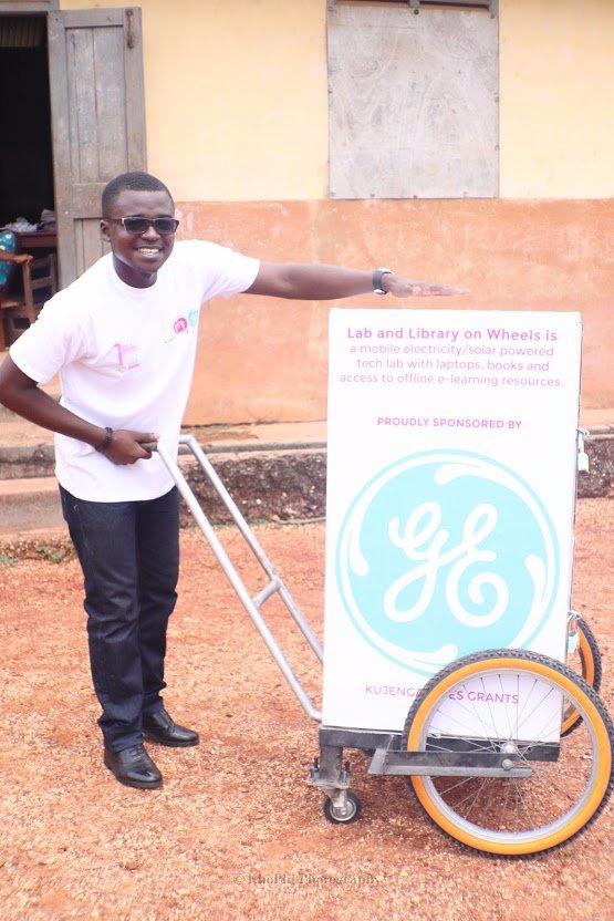 ayertey_victor's tweet image. We&apos;re in charge of future we build for ourselves &amp;amp; the generation that comes after us. 
Posterity would reap the fruits too.
I join @youngatheartgh to push the agenda of taking STEAM education to the doorstep of Ghanaian children
#HappyIndependenceDayGhana #LabAndLibraryOnWheels