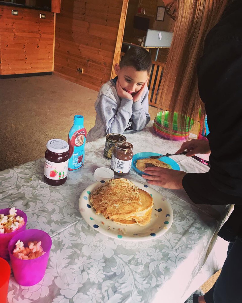 urbannatureuk's tweet photo. Such a wet miserable day at the centre, so the children of @StColumbas2016 Burnt some energy playing in the rain then came in to make pancakes and watch BABE #alternativeclassroom #natureschool #therapycentre #attainmentprogram #health #wellbeing #pef https://t.co/GsXMX36SPz