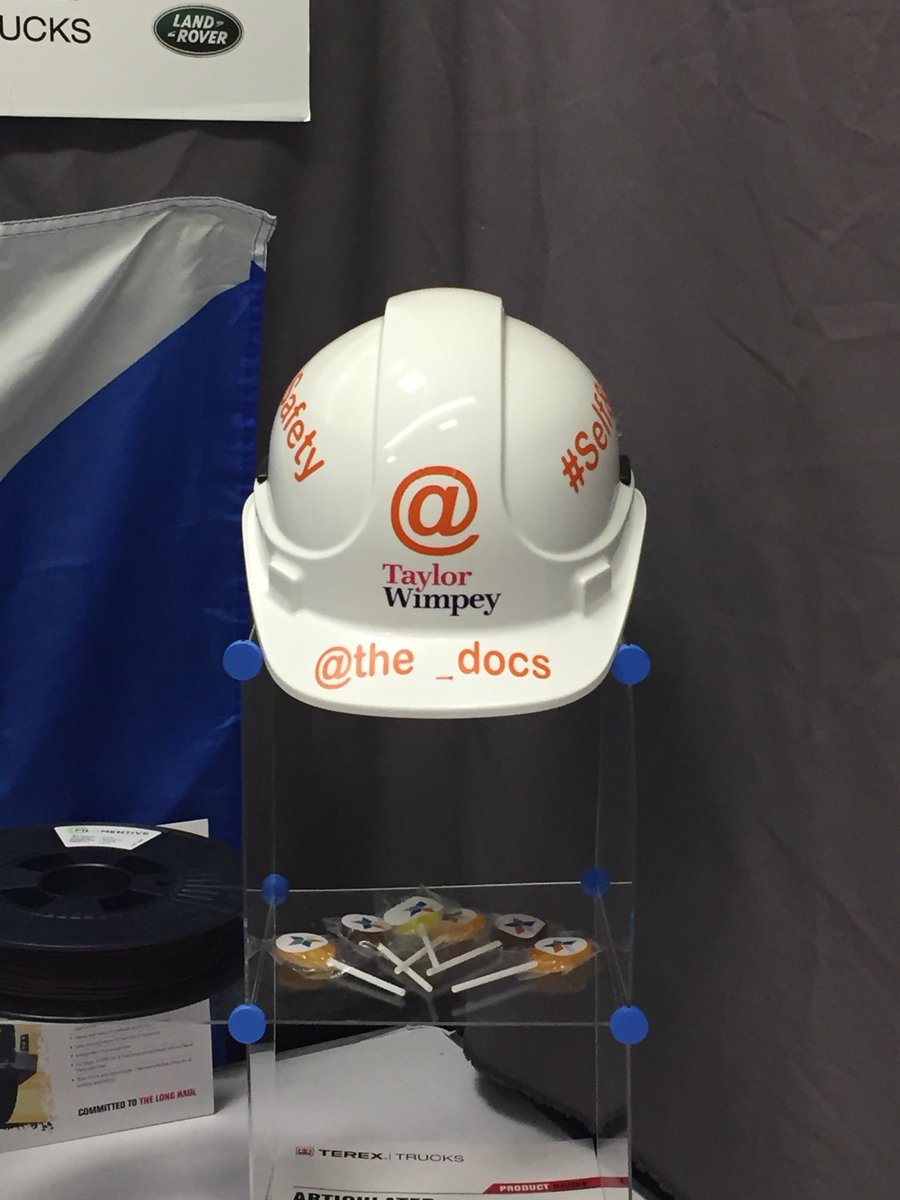 The_doc5's tweet photo. The #selfandsafety hat!! #taylorwimpey #scotland #media https://t.co/y7qRITcIoh