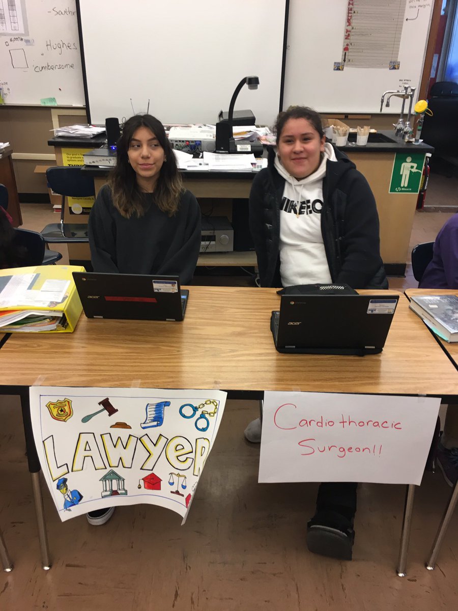 PrincipalBoomer's tweet photo. Mr. Dahl’s AVID elective class putting on their career fair. Inspired by our recent College and Career Fair back in January. @PrincipalBoomer #whitford_ms #coolcoachmen #steamup @AaronRodgers12 https://t.co/9PsqUoczqa