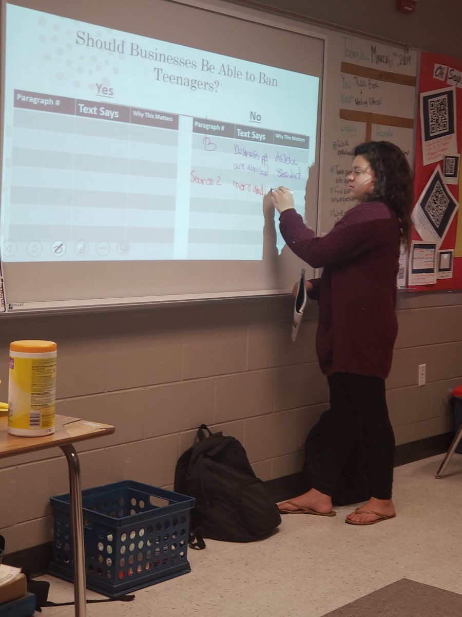 Today my students had a chance to use our #mimeoframe to complete an evidence chart as we get ready for #FSAWriting in #April 
#CCPSProud #TechnologyInTeaching #TodaysStudents #TomorrowsLeaders
#OnWednesdaysWeWrite #PrideInTheTribe #OneTeamOneDream