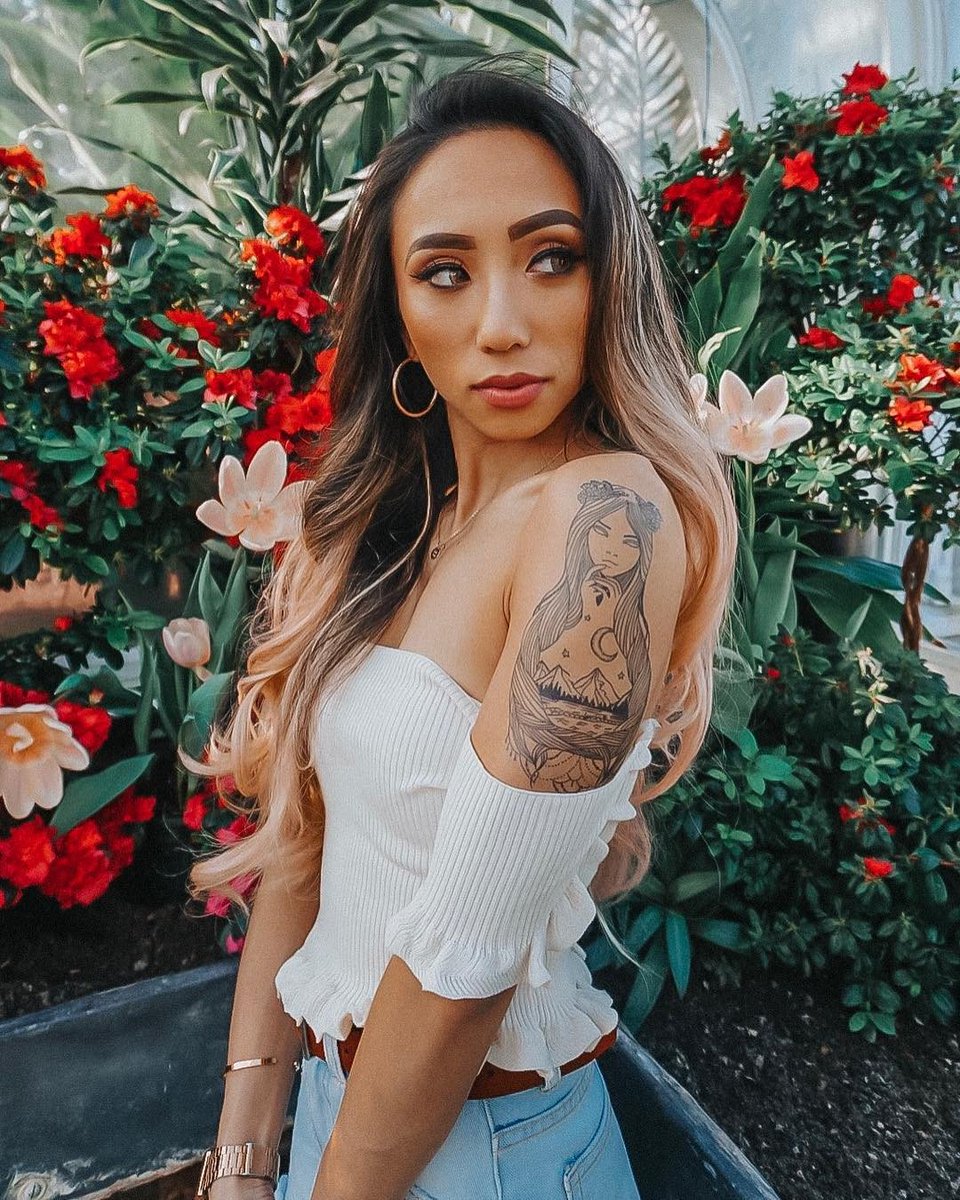 MomentaryInk's tweet image. @jenhdao Looking fly in her @momentaryink 

#temptattoo #temporarytattoo #temporarytattoos #faketattoo #fashionova #womantattoo #womentattoo #nighttattoo #blacktattoo