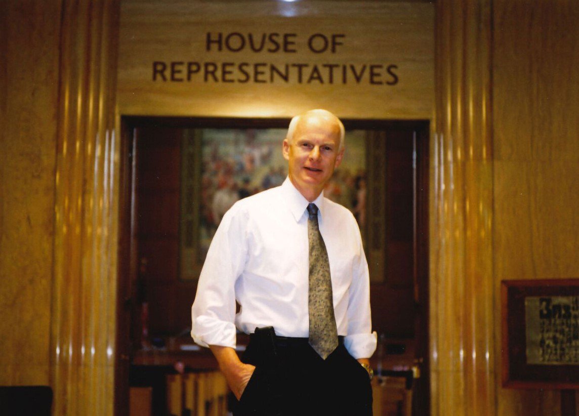 ORChiefClerk's tweet image. Today we will honor our former State Representative and will remember all that he gave to Oregon. The State Funeral for @OregonSOS Dennis Richardson will be held in our House Chamber at 2:00pm.