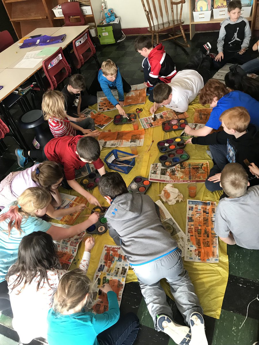 FHMAcademy's tweet photo. Grade 3J students are working together on their “March comes in like a lion and out like a lamb” projects. https://t.co/zNu78xv8JW