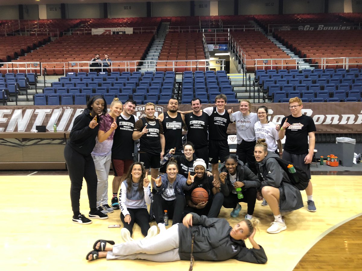 TristanDefiore's tweet photo. Today was the end of my final season with @BonniesWBB. The last three years have been amazing and have helped me grow into the person I am today! Very thankful for the opportunity and couldn’t have asked for a better team, staff, and group of managers to take this journey with! https://t.co/jvj9duPTw6