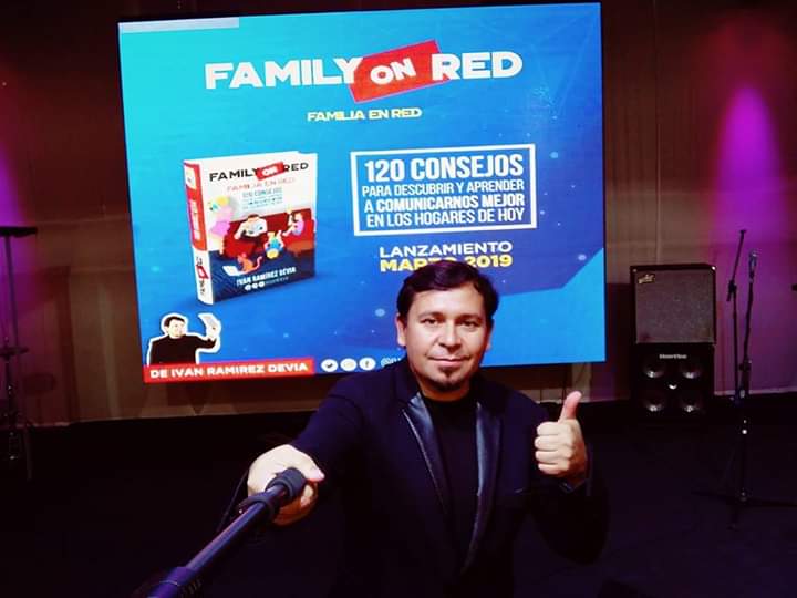 ivanrdevia's tweet photo. Faltan pocos días para presentar el libro "Familia en redes" lunes 11 de marzo, Ciudad de Buenos Aires 😎 https://t.co/GoX4RceVlI