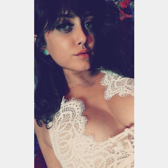 Check out my MV Crush, the more subscribers the more naughty pics I send! 💕💕💕 ➡️https://t.co/AxaVLUxeia⬅️