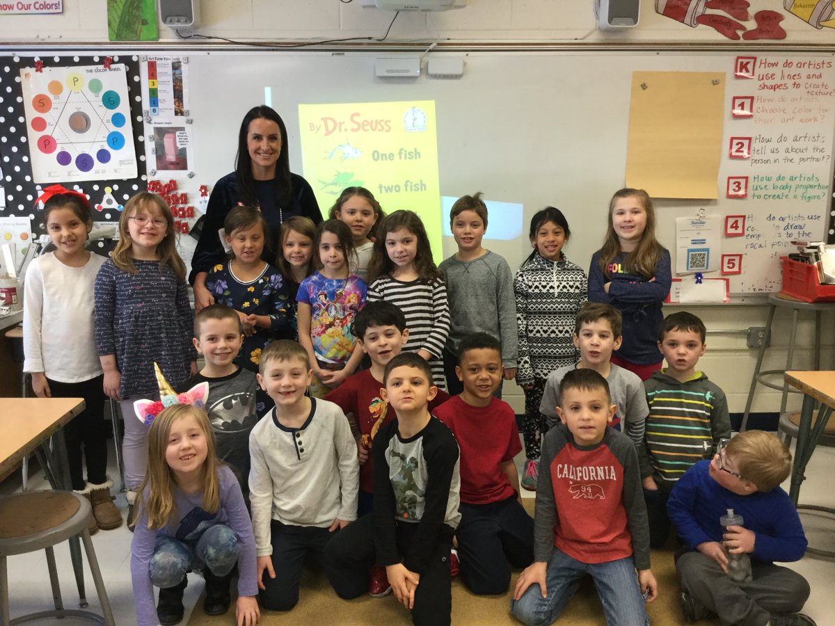 MonacoFord's tweet photo. Chrissy got to be a guest reader at Hopewell School for Dr. Seuss Day! What's your favorite Seuss book? #drseuss #seuss #monacoford #drseussday #seussday #hopewellschool #readacrossamerica #greeneggsandham #1fish2fish https://t.co/VRVulMYcUE