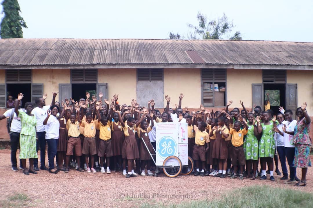 gyaanua's tweet image. So proud of @youngatheartgh #LabAndLibraryOnWheels project launched in Takoradi. More ways to make hands on S.T.E.A.M. education accessible to Ghanaian children. 
Also, download the educative #AnanseTheTeacher app from Google Play Store and Apple Store to make learning fun 4 kids