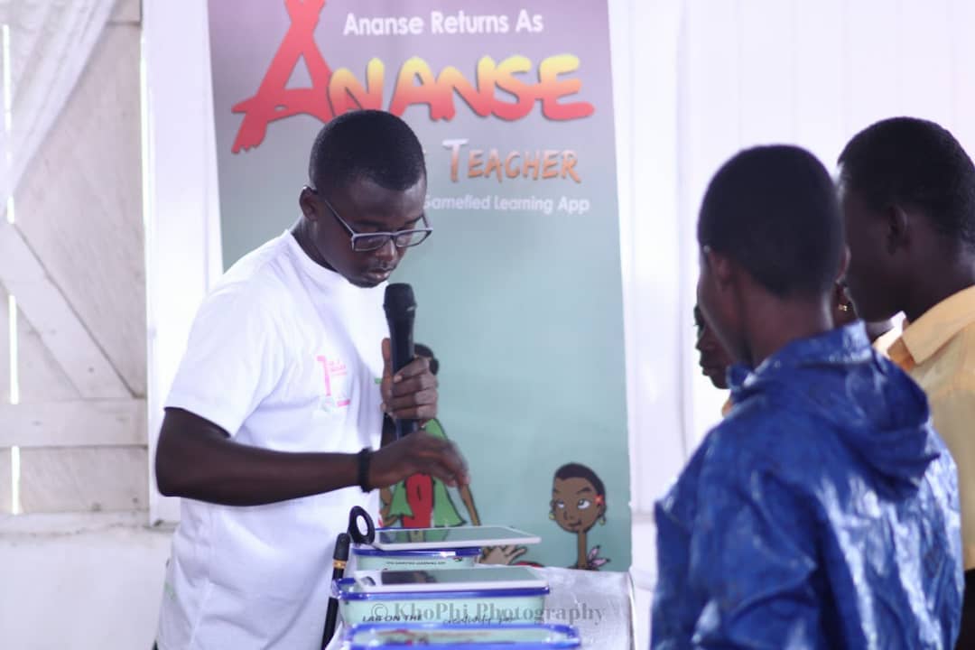gyaanua's tweet image. So proud of @youngatheartgh #LabAndLibraryOnWheels project launched in Takoradi. More ways to make hands on S.T.E.A.M. education accessible to Ghanaian children. 
Also, download the educative #AnanseTheTeacher app from Google Play Store and Apple Store to make learning fun 4 kids