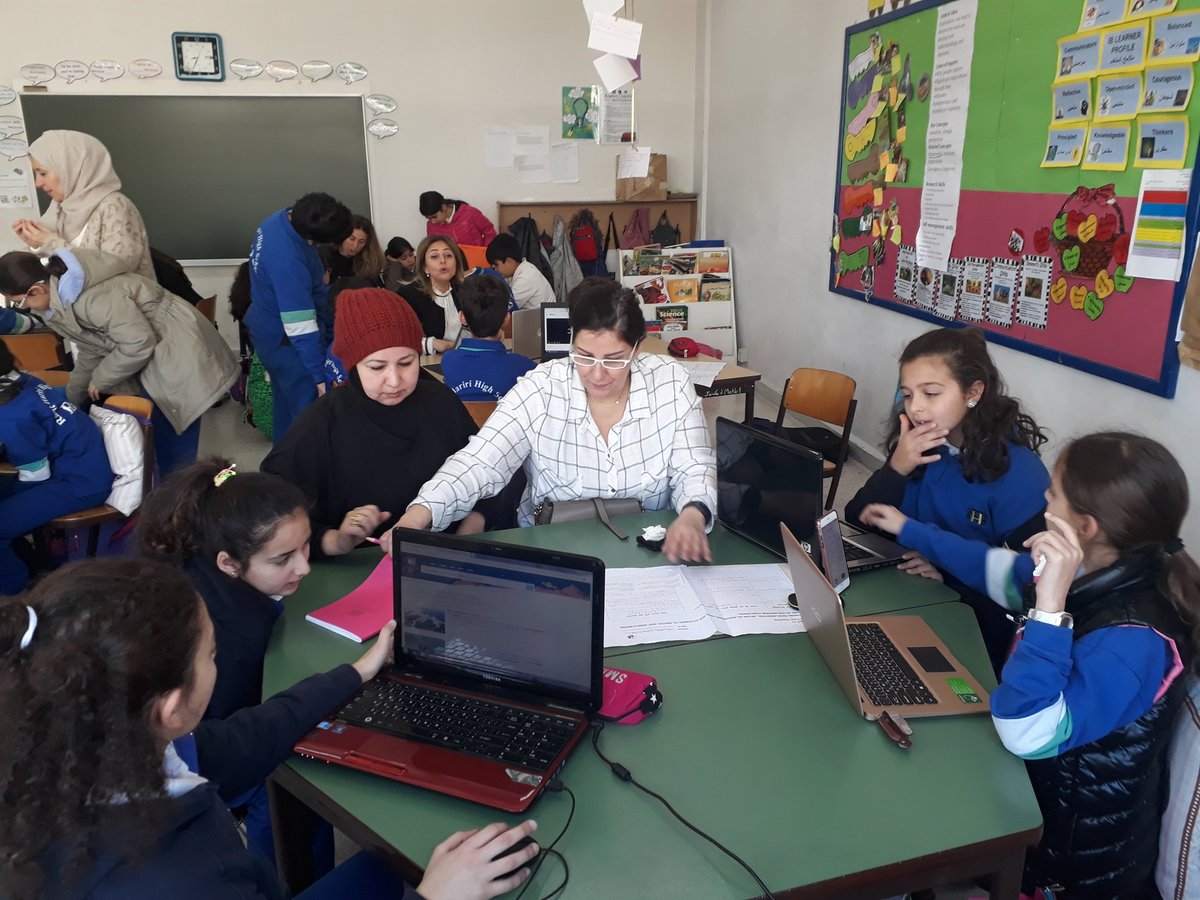 RHHS_PYPX's tweet photo. #finding_out #excitement #mentors https://t.co/7bYeiWi8fN